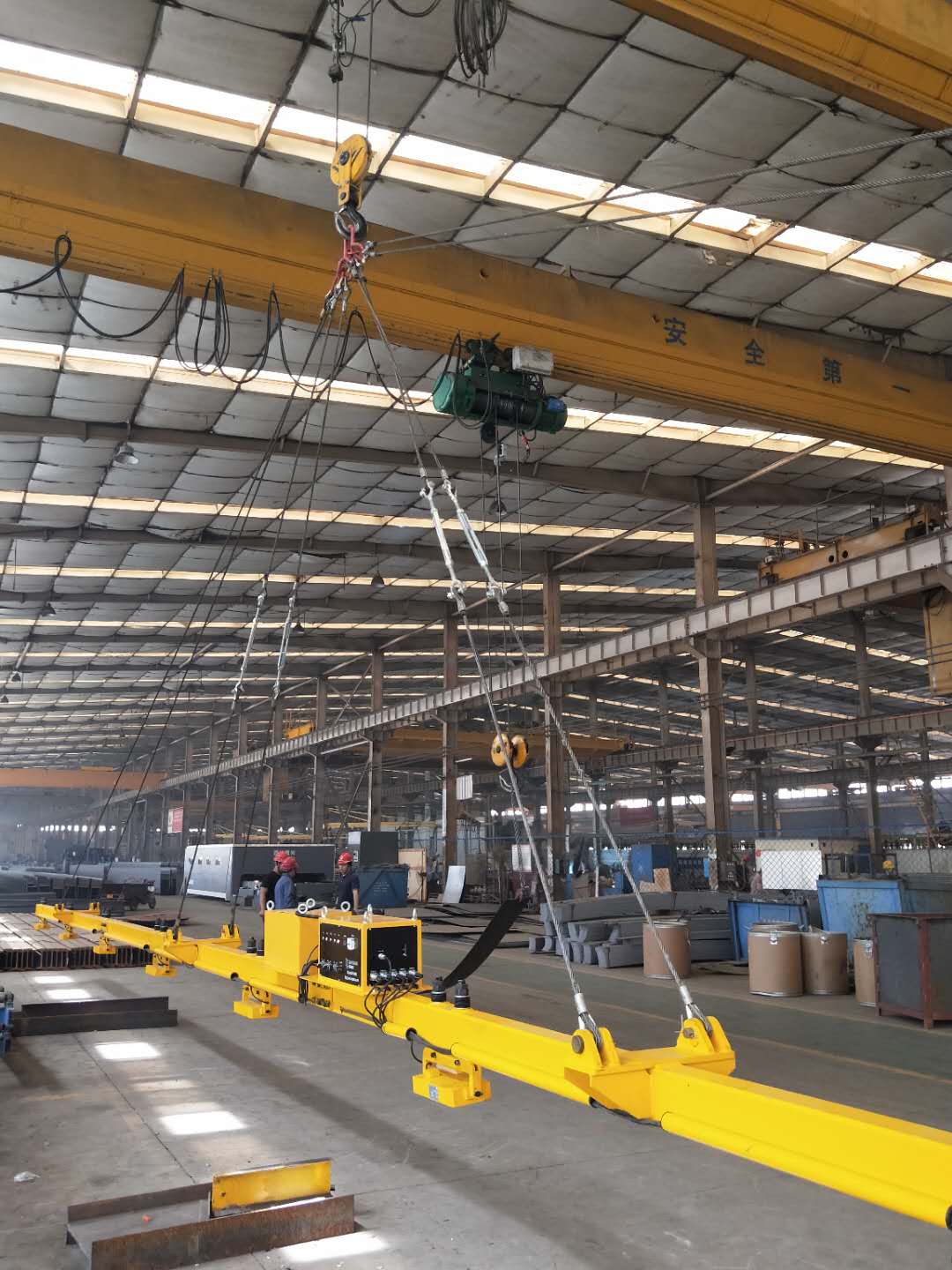 超長(zhǎng)鋼板起吊，電永磁起重吊具
