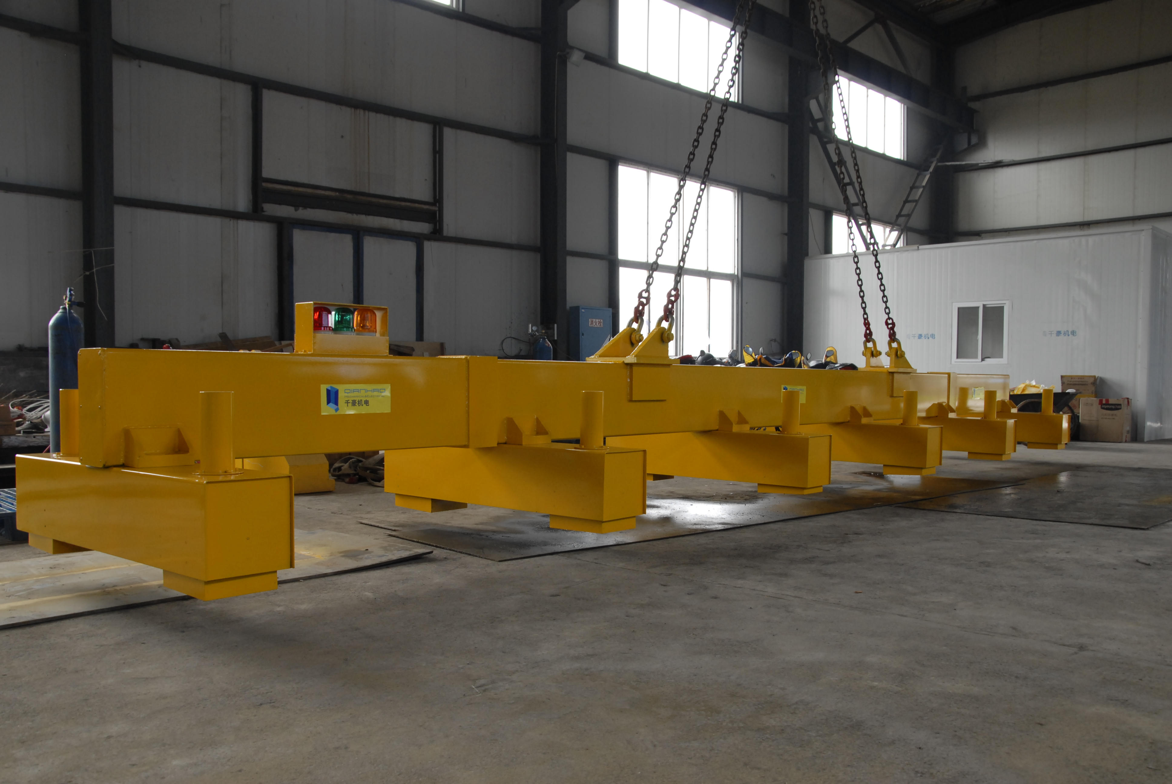 鋼板電永磁吊具，吊鋼板